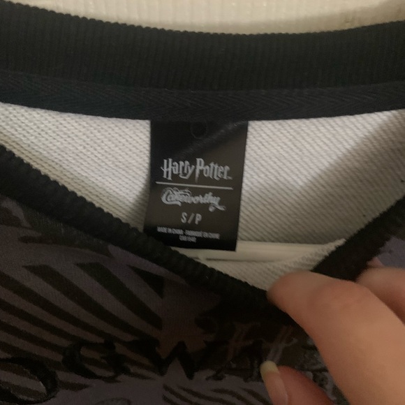 Harry Potter UNISEX CAKE WORTHY Sweater Small - Picture 6 of 7
